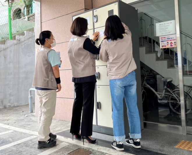 3-2. 부천시 체납관리단이 징수 절차에 나서고 있다..jpg